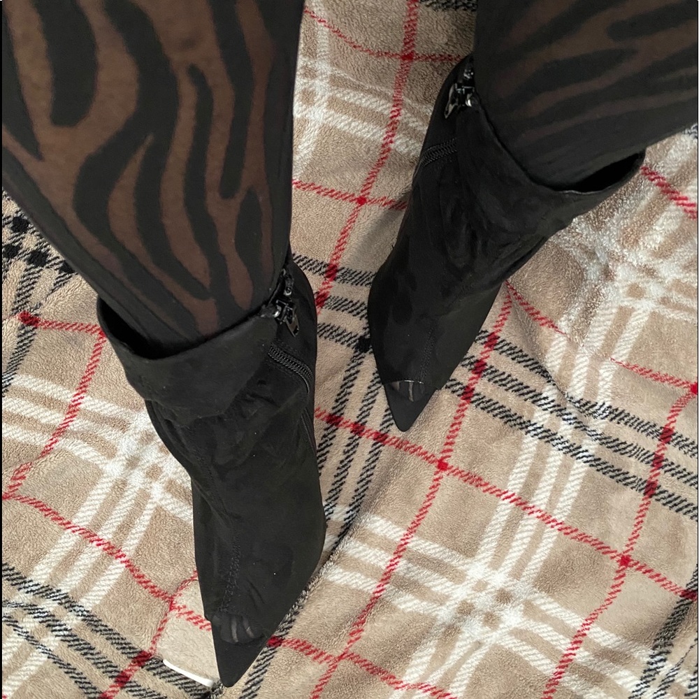 🖤Black Pull On Runch Inner Zip Peep Toe Boots